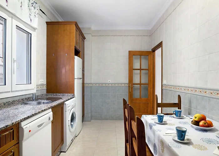 Aptº Jabega, Familias Y Parejas