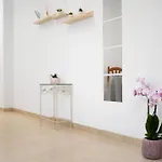 Aptº Jabega, Familias Y Parejas 公寓 *