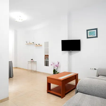 Aptº Jabega, Familias Y Parejas Apartment *