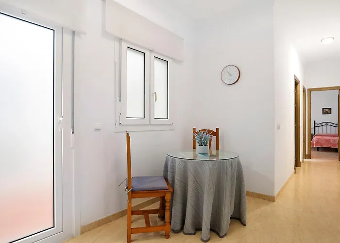 Aptº Jabega, Familias Y Parejas