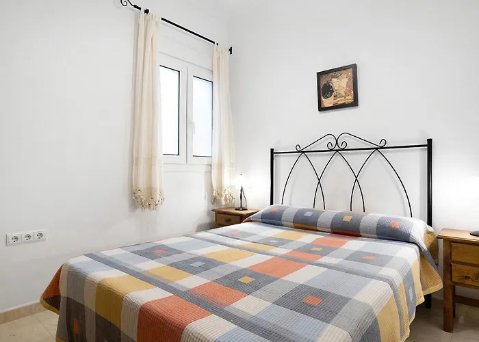 Aptº Jabega, Familias Y Parejas Apartment *