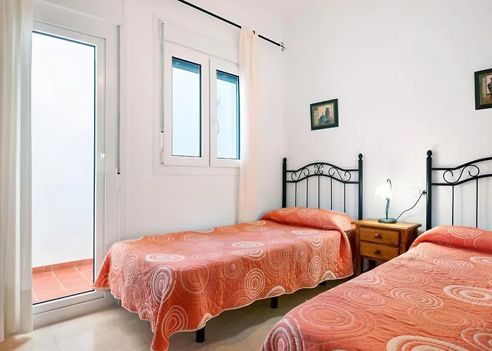 Aptº Jábega, Familias Y Parejas